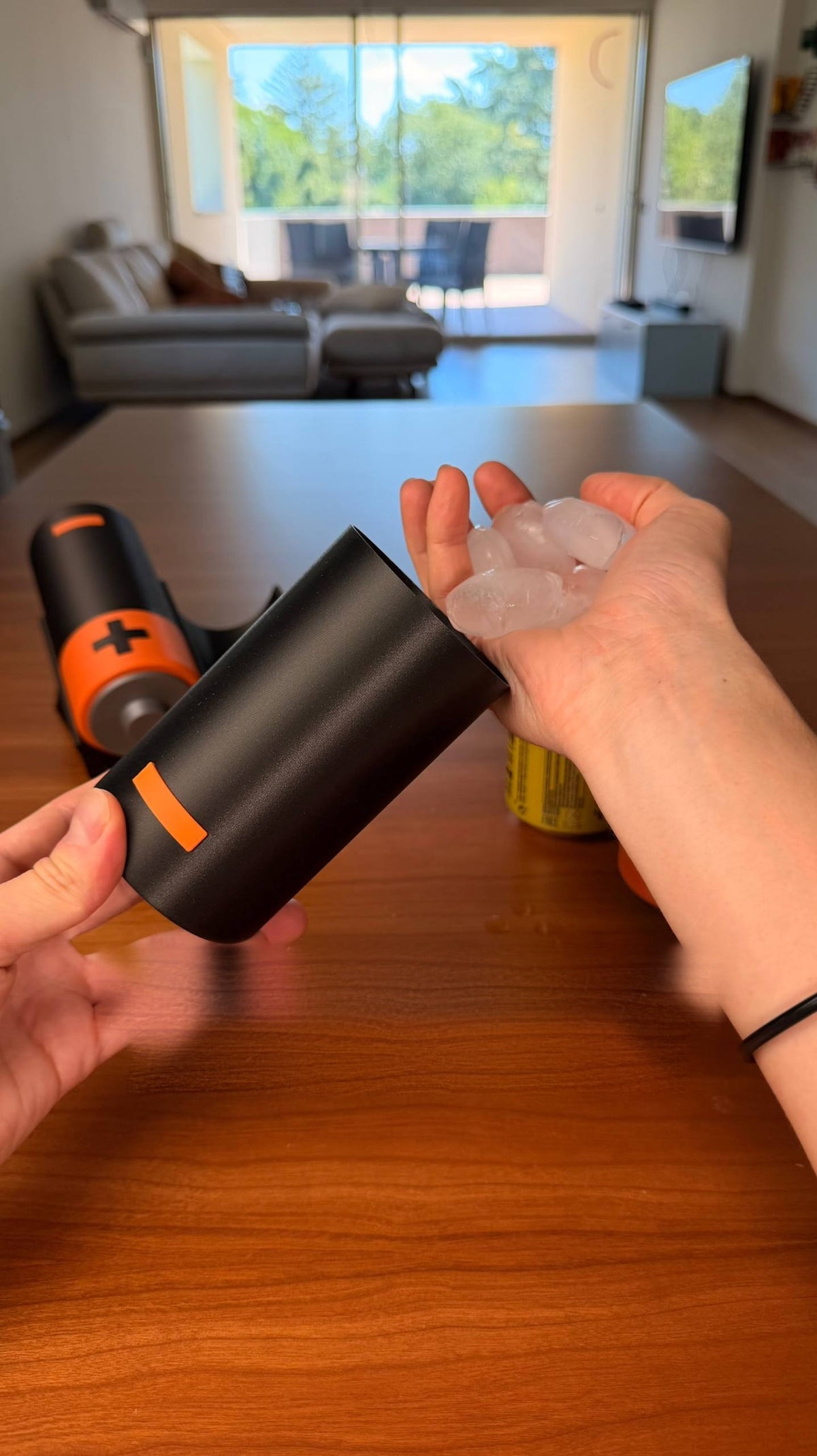 Battery Can Cooler